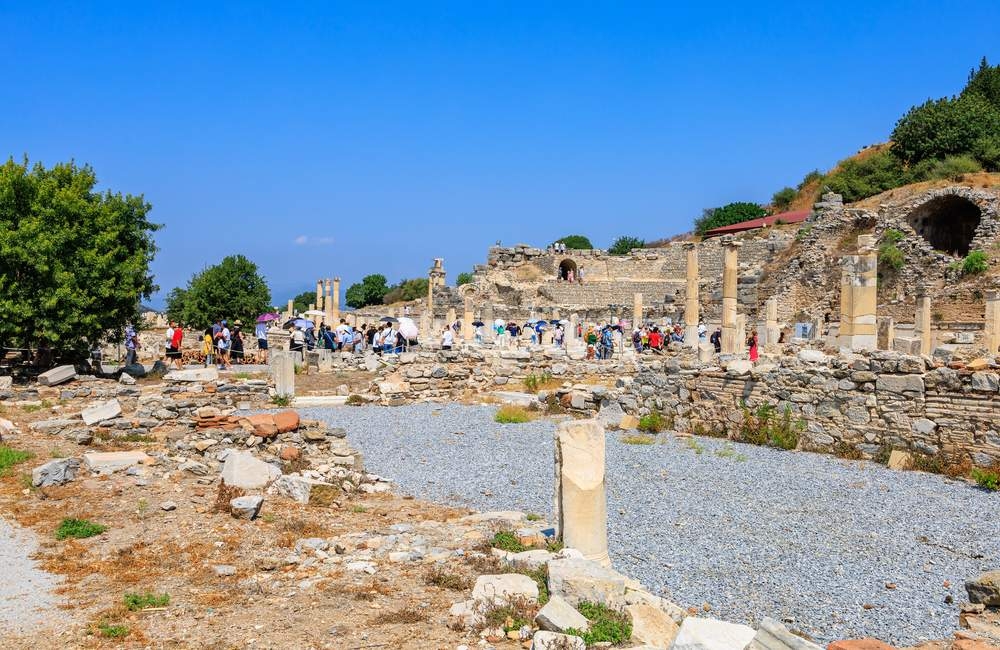 Who Built the Temple of Artemis at Ephesus & Why?