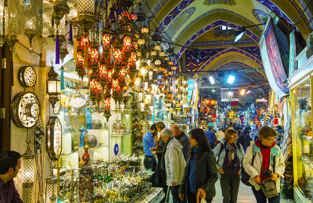 Discover Vibrant Lanterns in Istanbul Bazaar