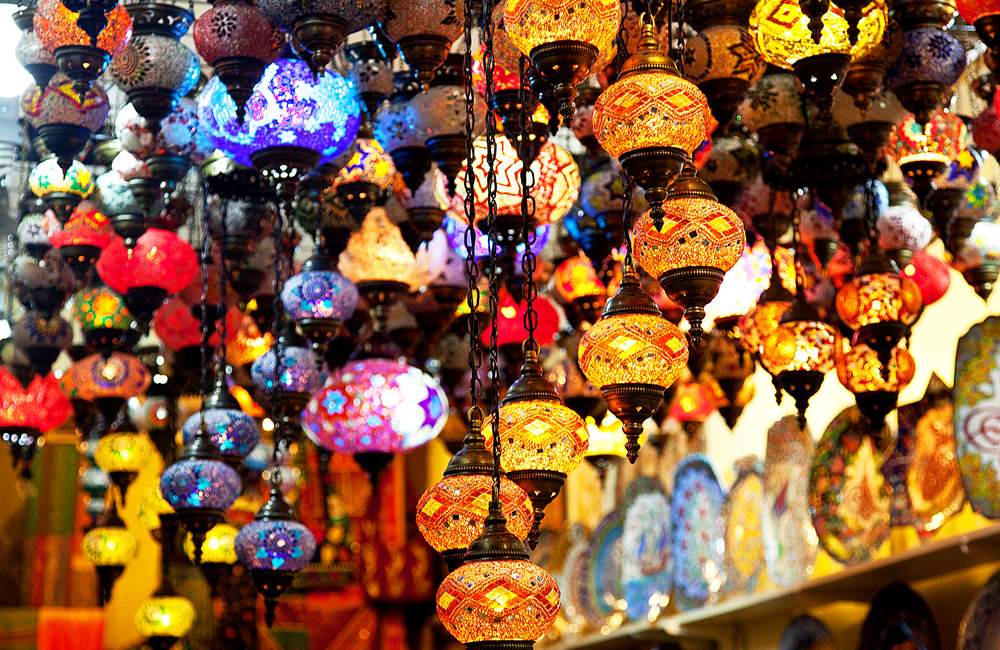 Grand Bazaar Lantern Shop – Colorful Turkish Lamps